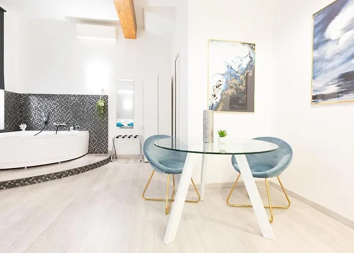 Trastevere Silver King Jacuzzi Апартаменты *
